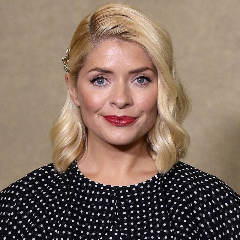 Holly Willoughby Age, Net Worth, Height, Facts