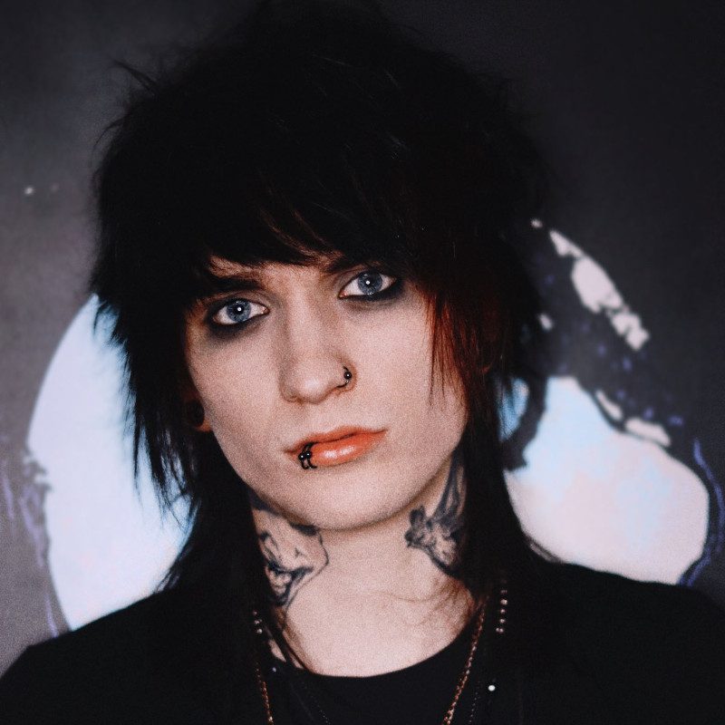 Johnnie Guilbert Age, Net Worth, Height, Facts