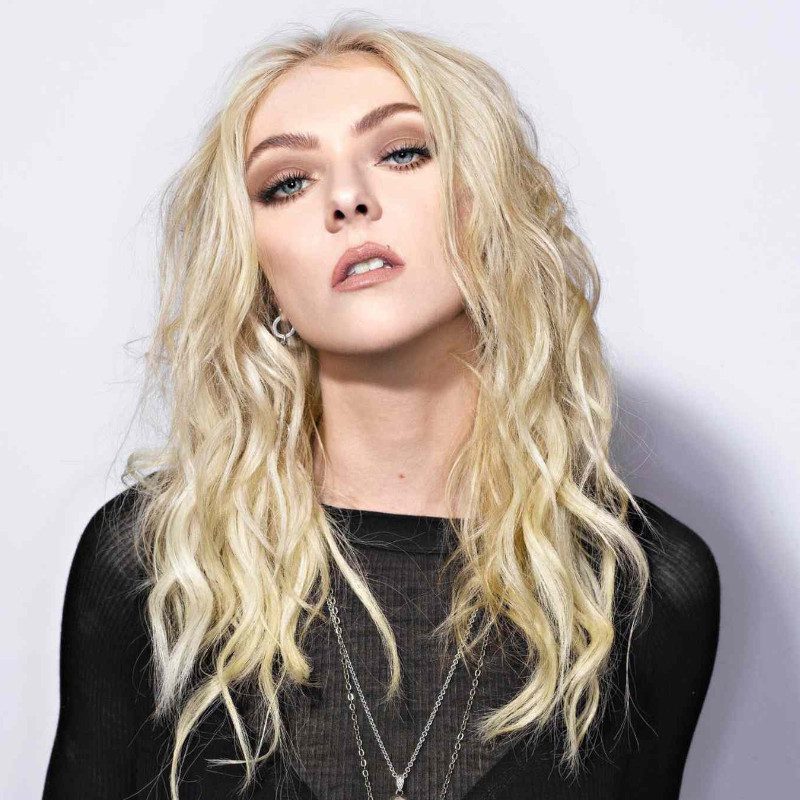 Taylor Momsen Age, Net Worth, Height, Facts